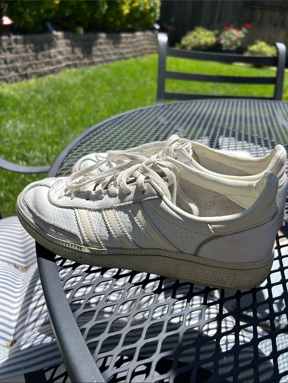 adidas Men’s Off-White Leather Low-Top Sneakers-unisex